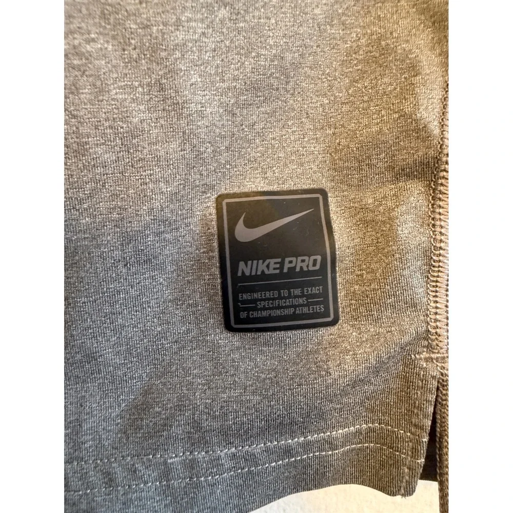 Nike Pro Kids Gray Dri-FIT Long Sleeve Compression Training Shirt Medium 2723‎